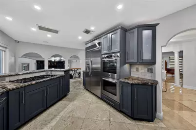629 Kensington Place, Wilton Manors, FL 33305 - Photo 9