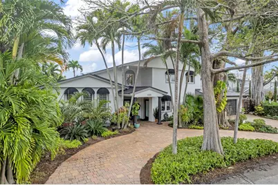 629 Kensington Place, Wilton Manors, FL 33305 - Photo 1