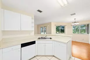 8496 NW 40th St, Coral Springs, FL 33065 - Photo 11