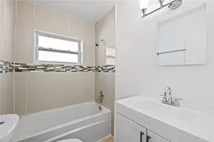 581 NW 17th Pl, Fort Lauderdale, FL 33311 - Photo 7