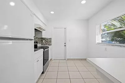 581 NW 17th Place, Fort Lauderdale, FL 33311 - Photo 5