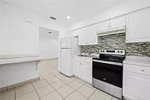 581 NW 17th Pl, Fort Lauderdale, FL 33311 - Photo 3