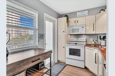 201 N Ocean Boulevard #202, Pompano Beach, FL 33062 - Photo 7