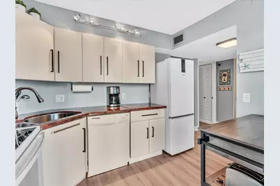 201 N Ocean Boulevard #202, Pompano Beach, FL 33062 - Photo 9