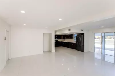 6609 NW 80th Court, Tamarac, FL 33321 - Photo 9