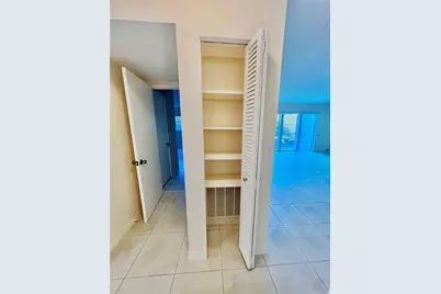 1000 NE 14th Avenue #503, Hallandale Beach, FL 33009 - Photo 17