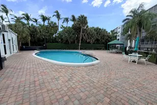 1000 NE 14th Ave, Hallandale Beach, FL 33009 - Photo 9