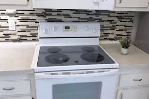 1000 NE 14th Ave, Hallandale Beach, FL 33009 - Photo 21