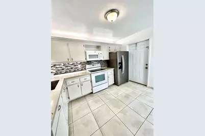 1000 NE 14th Avenue #503, Hallandale Beach, FL 33009 - Photo 27