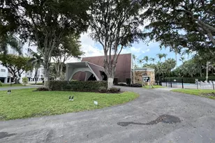 1000 NE 14th Ave, Hallandale Beach, FL 33009 - Photo 29