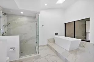 19986 NE 5th Ct, Miami, FL 33179 - Photo 27