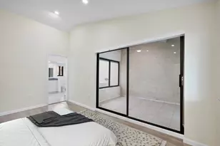 19986 NE 5th Ct, Miami, FL 33179 - Photo 23