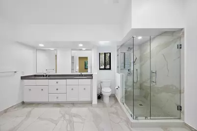 19986 NE 5th Court #4d, Miami, FL 33179 - Photo 25