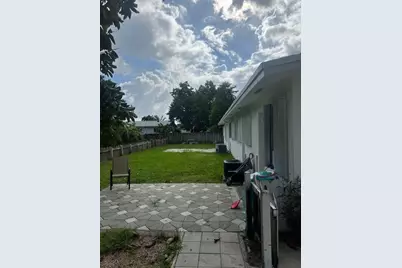 106 NW 12th Avenue, Dania, FL 33004 - Photo 7