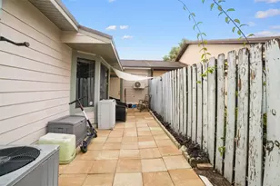 9741 W Daffodil Ln, Miramar, FL 33025 - Photo 25