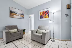 9741 W Daffodil Ln, Miramar, FL 33025 - Photo 5