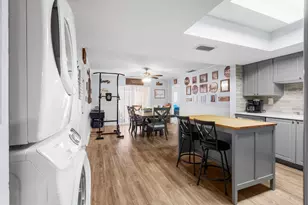 8101 NW 27th St, Coral Springs, FL 33065 - Photo 5