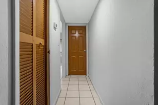 2424 NW 39th Wy, Fort Lauderdale, FL 33311 - Photo 11