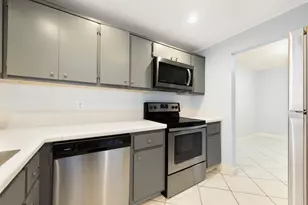 1340 NE 28th Ave, Pompano Beach, FL 33062 - Photo 3