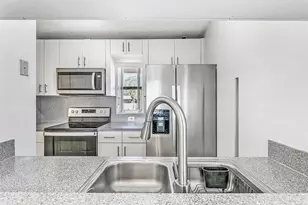 911 Twin Lakes Dr, Coral Springs, FL 33071 - Photo 7