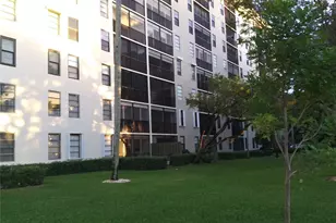 2112 S Cypress Bend Dr, Pompano Beach, FL 33069 - Photo 5