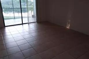 2112 S Cypress Bend Dr, Pompano Beach, FL 33069 - Photo 9