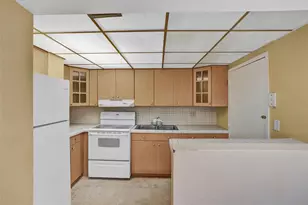 200 178th Dr, North Miami Beach, FL 33160 - Photo 7