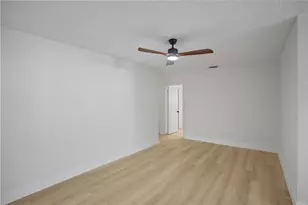 8930 SW 38th St, Miami, FL 33165 - Photo 13