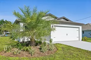 5606 Seagrape Dr, Fort Pierce, FL 34982 - Photo 3