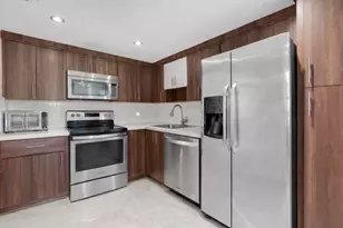 500 Oaks Ln, Pompano Beach, FL 33069 - Photo 9