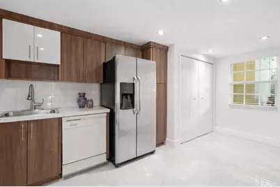 500 Oaks Lane #110, Pompano Beach, FL 33069 - Photo 9