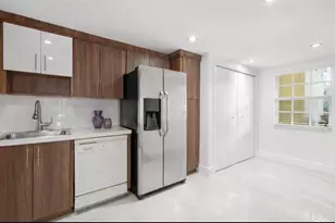 500 Oaks Ln, Pompano Beach, FL 33069 - Photo 9