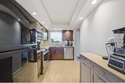 1332 Bayview Drive #401, Fort Lauderdale, FL 33304 - Photo 5