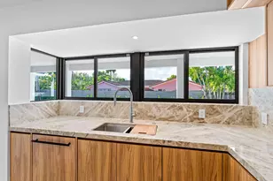 20500 Highland Lakes Blvd, Miami, FL 33179 - Photo 5