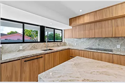 20500 Highland Lakes Boulevard, Miami, FL 33179 - Photo 11