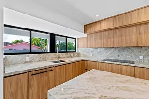 20500 Highland Lakes Blvd, Miami, FL 33179 - Photo 11