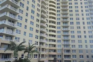 19501 W Country Club Dr, Aventura, FL 33180 - Photo 3