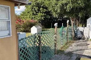 4055 Vicliff Rd, West Palm Beach, FL 33406 - Photo 7