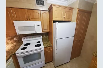 1046 Coral Club Drive, Coral Springs, FL 33071 - Photo 7