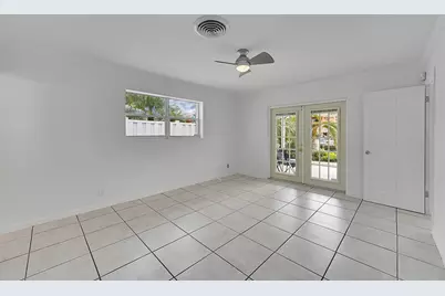 220 SE 10th Street, Pompano Beach, FL 33060 - Photo 17
