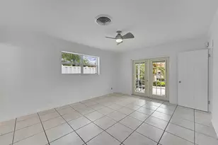 220 SE 10th St, Pompano Beach, FL 33060 - Photo 17