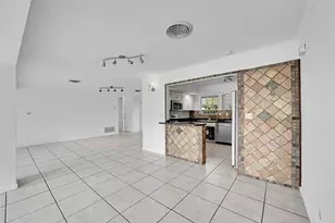 220 SE 10th St, Pompano Beach, FL 33060 - Photo 11