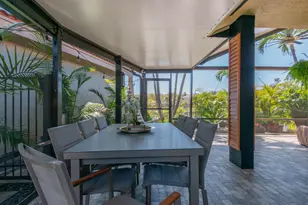 1227 Seagrape Cir, Weston, FL 33326 - Photo 9