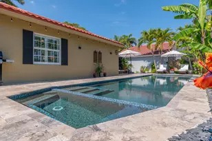 1227 Seagrape Cir, Weston, FL 33326 - Photo 17