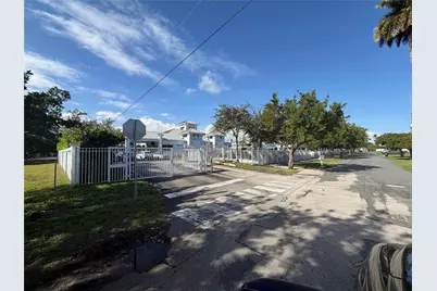 206 NE 5th Avenue, Dania Beach, FL 33004 - Photo 3