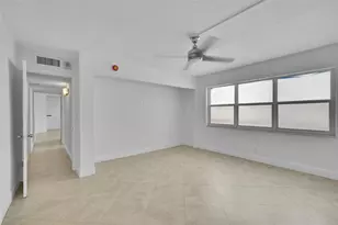 121 Golden Isles Dr, Hallandale Beach, FL 33009 - Photo 19