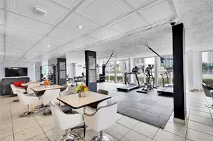 121 Golden Isles Dr, Hallandale Beach, FL 33009 - Photo 23