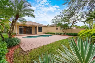 2466 Bay Isle Ct, Weston, FL 33327 - Photo 5