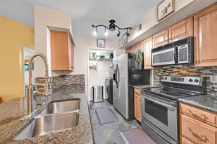 875 Riverside Dr, Coral Springs, FL 33071 - Photo 5