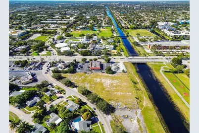 3900 NW 37th Street, Lauderdale Lakes, FL 33309 - Photo 3